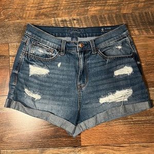 arizona jean co. high rise distressed jean short